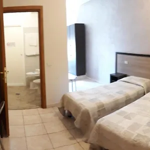 hotel-salus-milan.italymilanhotels.net/
