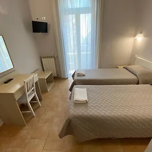 hotel-atena.italymilanhotels.net/